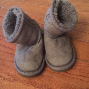 Well worn grey ugg boots. Clean. Size 9